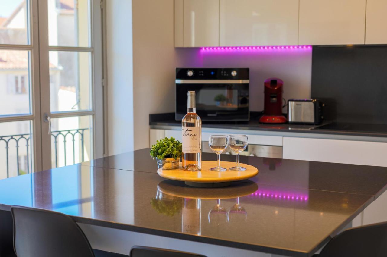 ניס The Liberty Ap4200 By Riviera Holiday Homes מראה חיצוני תמונה